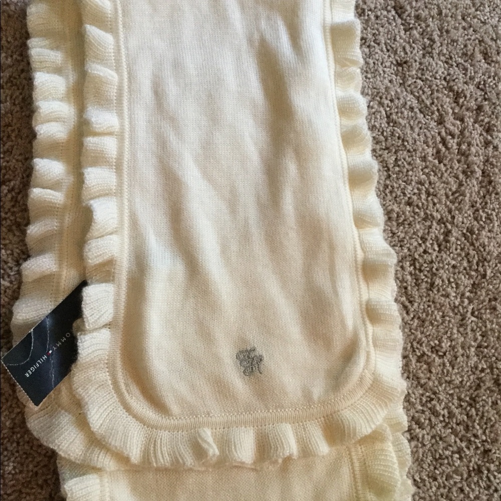 NWT cream Tommy Hilfiger scarf